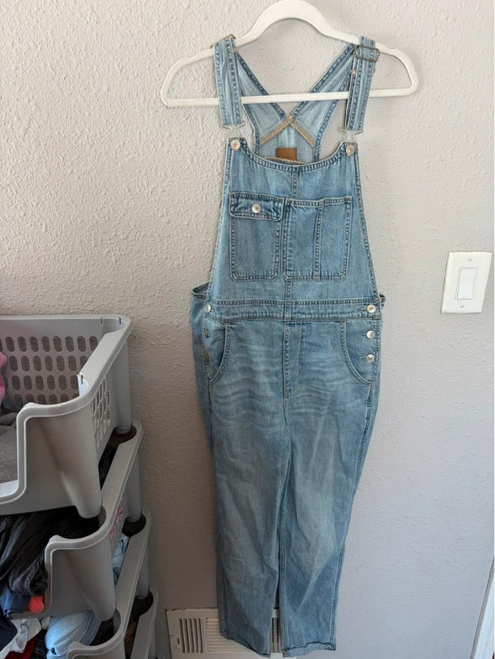 American Eagle 90s Boyfriend Overall Light Wash size S